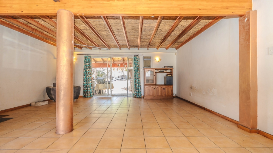 2 Bedroom Property for Sale in Uitzicht Western Cape